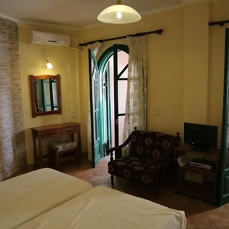 The Harmony - Beachfront Sea View